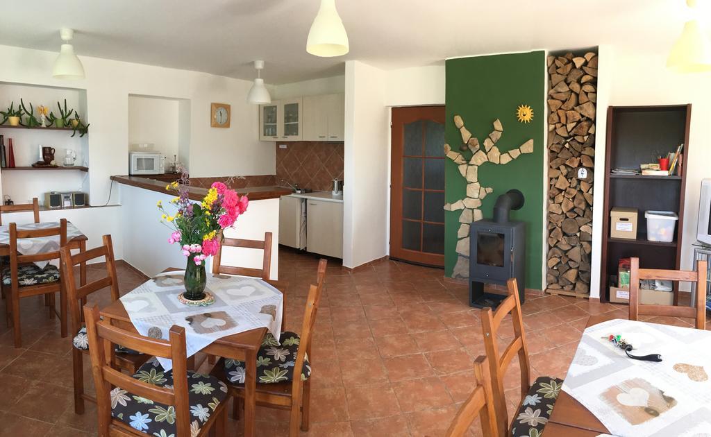Ubytovani Doma Hotel Tisá Екстериор снимка